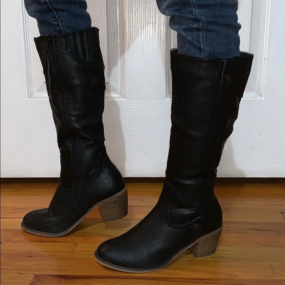 BRAND NEW F21 BOOTS. - Picture 2 of 4